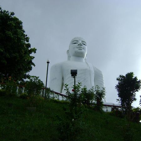 Oyo 438 Sarala Residence Hotel Kandy Dış mekan fotoğraf