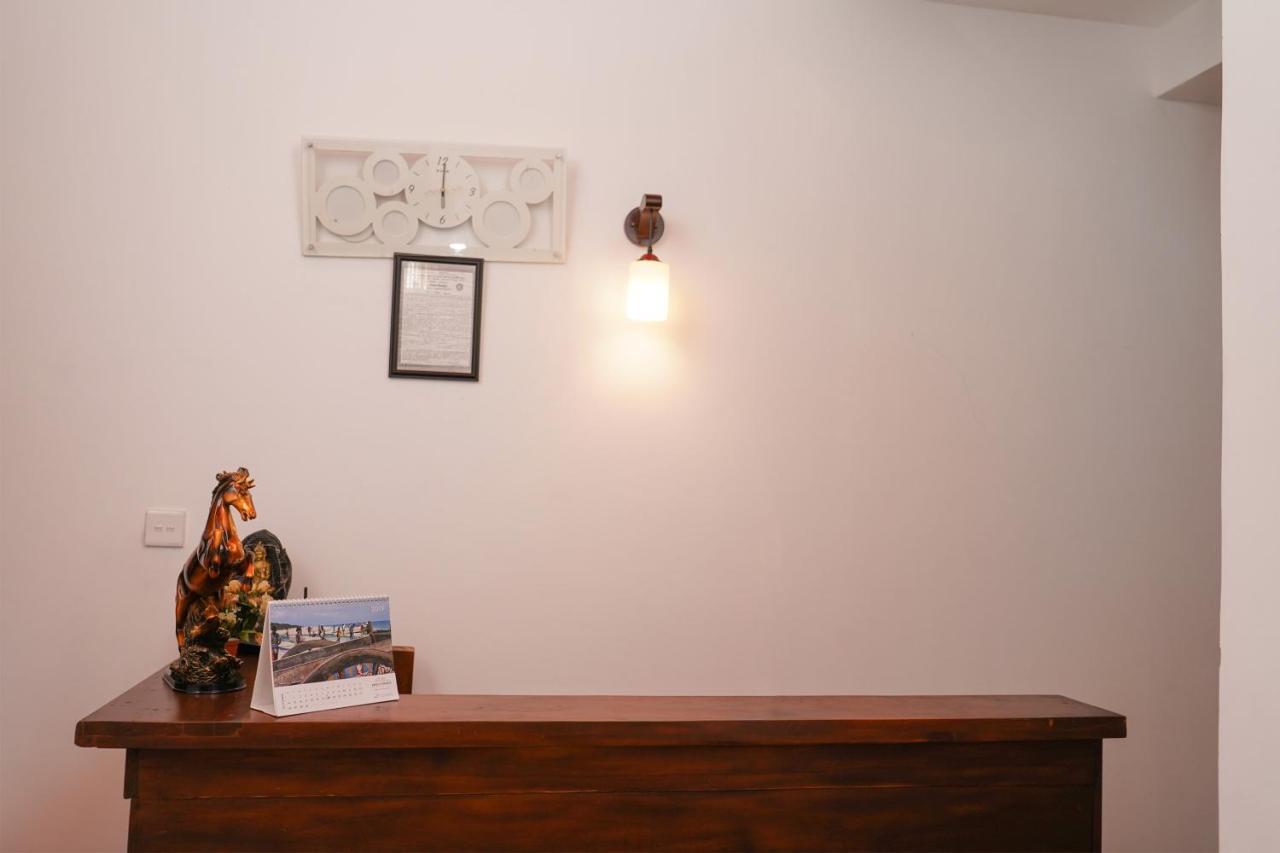 Oyo 438 Sarala Residence Hotel Kandy Dış mekan fotoğraf