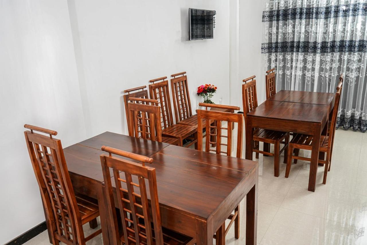 Oyo 438 Sarala Residence Hotel Kandy Dış mekan fotoğraf